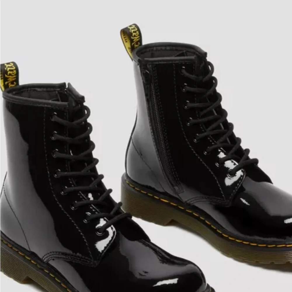 Dr. Martens Black Patent Leather Lace up boots 1460Y girls‎ 6/boys 5